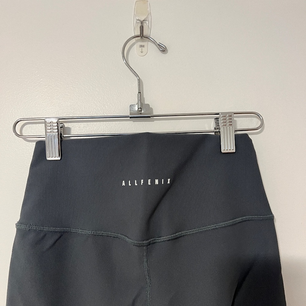 NWOT ALL FENIX Anita Ribbed Core 7/8 Performance Legging sz S in Grey - Picture 5 of 8